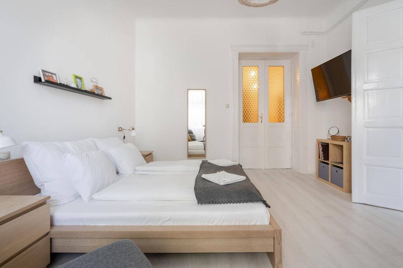 Gellert Mountain Apartment Budapeste Exterior foto