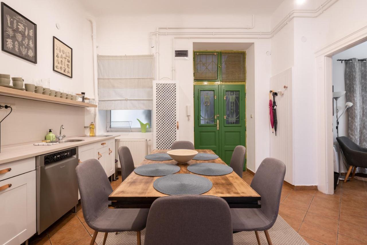 Gellert Mountain Apartment Budapeste Exterior foto