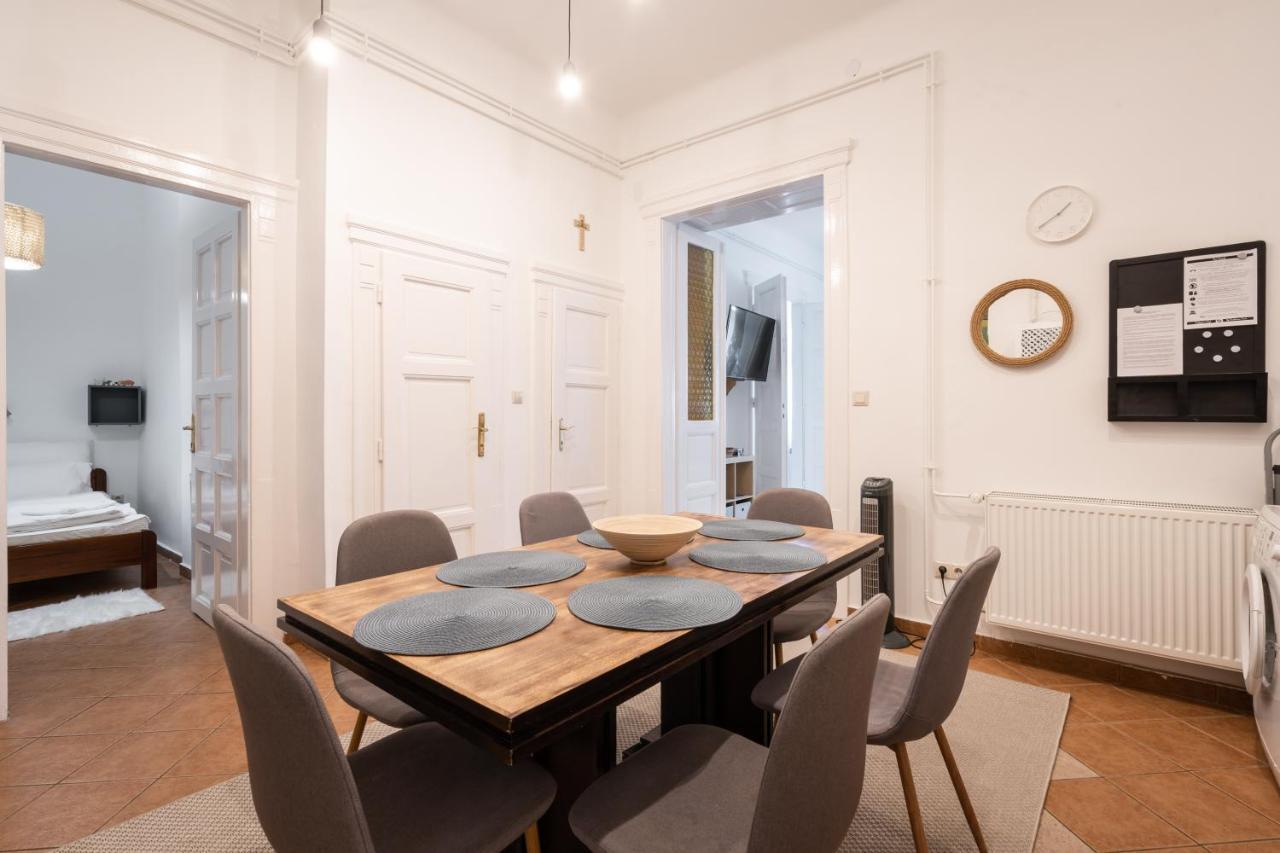 Gellert Mountain Apartment Budapeste Exterior foto