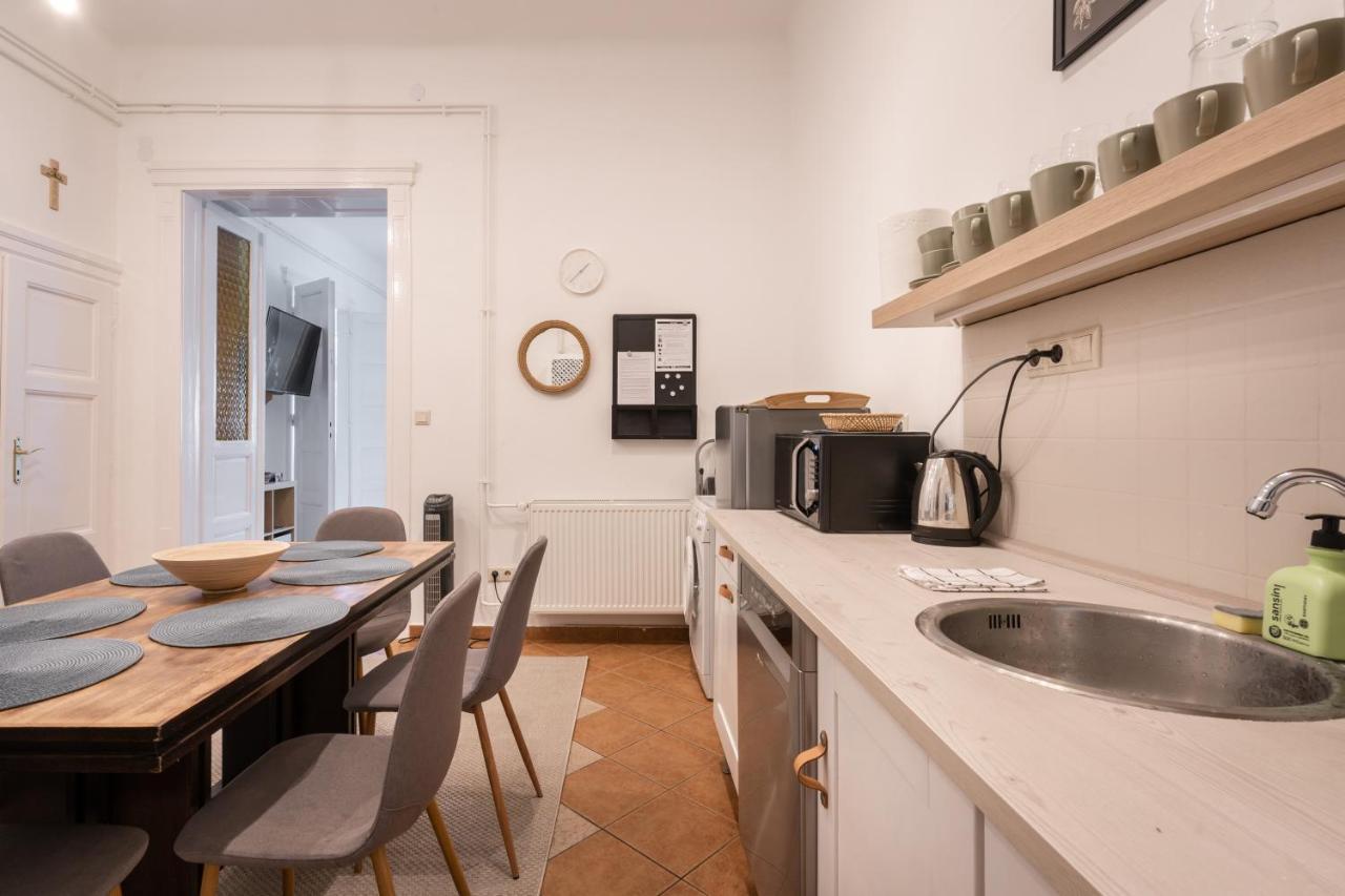 Gellert Mountain Apartment Budapeste Exterior foto