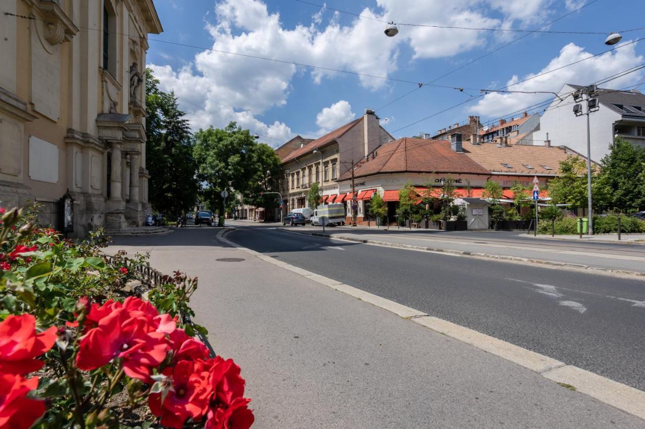 Gellert Mountain Apartment Budapeste Exterior foto